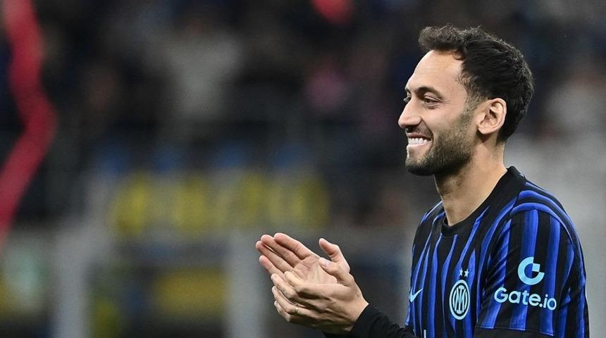 Galatasaray'da Hakan &Ccedil;alhanoğlu bombası! B&uuml;y&uuml;k fedakarlık...