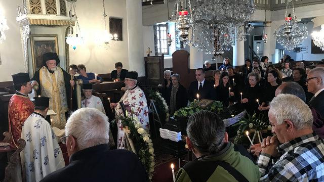 Yunanistan'da vefat etti, vasiyeti üzerine Gökçeada'da toprağa verildi