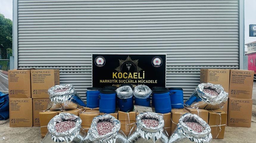 Kocaeli'de 1 ton 80 kilogram uyuşturucu ham maddesi ele ge&ccedil;irildi