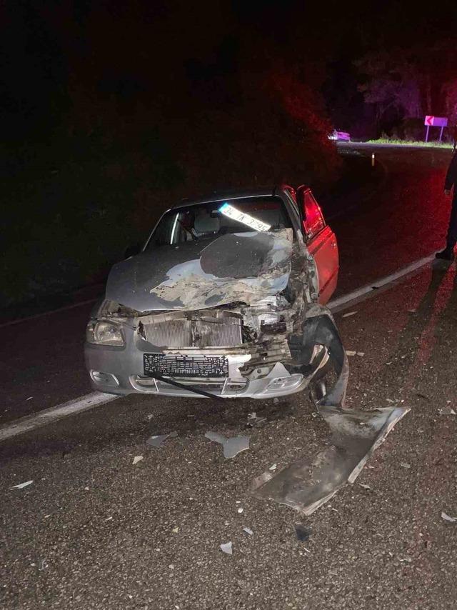 Yolda kalan aracı almak için giden çekiciye otomobil çarptı 1