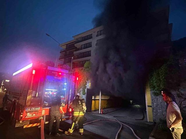 Ordu’da otopark yangını: 3 araçta hasar oluştu 1