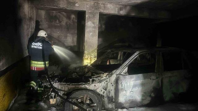 Ordu’da otopark yangını: 3 araçta hasar oluştu