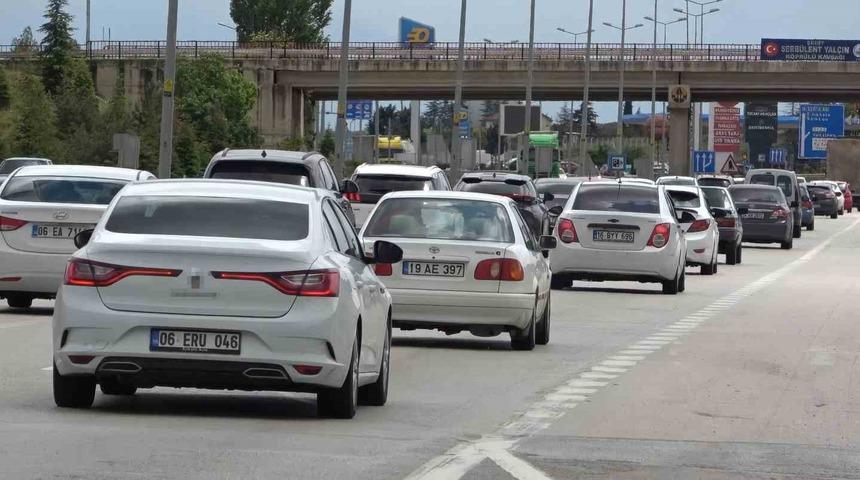 43 ilin ge&ccedil;iş noktasında bayram hareketliliği devam ediyor