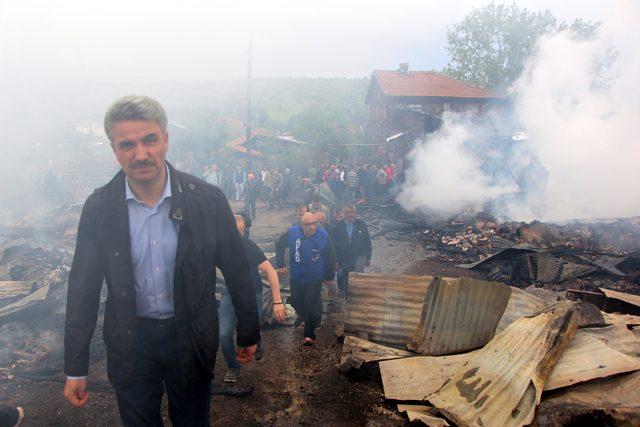 Yangına giden itfaiye aracı uçuruma yuvarlandı: 2 ölü (2)