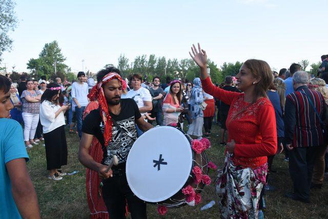 Edirne 'Kakava' şenliklerinde dev ateş yakıldı