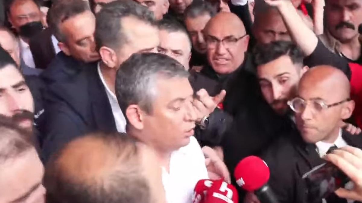 Son dakika! Özgür Özel, Meclis önünden seslendi: Dişimi sıktım, sustum ama yeter! 8