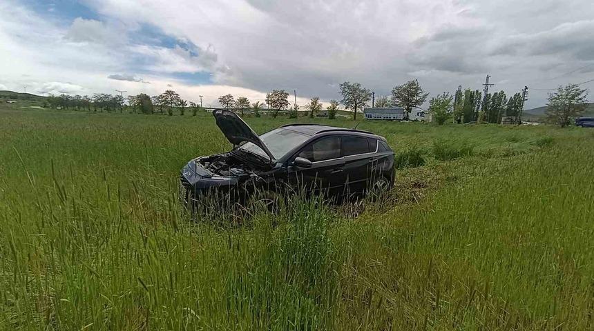 Sivas&rsquo;ta trafik kazası: 1&rsquo;i &ccedil;ocuk 3 yaralı