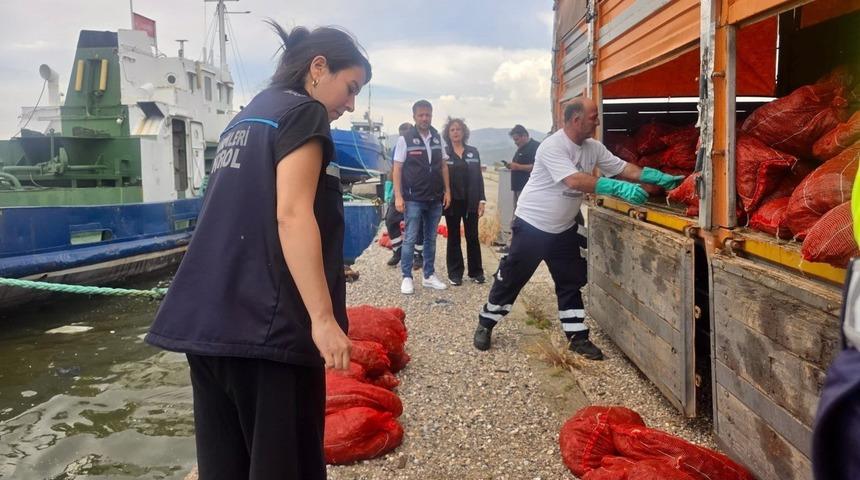 İzmir&rsquo;de yasa dışı su &uuml;r&uuml;nleri avcılarına ağır darbe