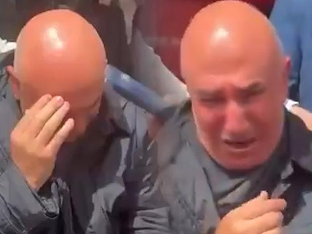 Mahmut Tanal g&ouml;zyaşlarına hakim olamadı
