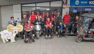 Sakarya'da &ouml;zel gereksinimli bireyler T&uuml;rk Kızılaya kurban bağışında bulundu