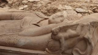 Olympos'ta aristokrat bir kadına ait lahit bulundu