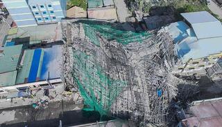 Filipinler'de bina &ccedil;&ouml;kt&uuml;: 1 kişi &ouml;ld&uuml;, 20'den fazla kişi enkaz altında kaldı
