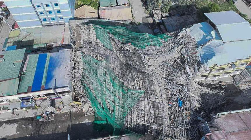 Filipinler'de bina &ccedil;&ouml;kt&uuml;: 1 kişi &ouml;ld&uuml;, 20'den fazla kişi enkaz altında kaldı