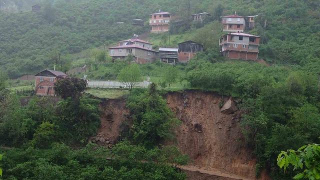 Heyelan tehlikesi altındaki evler boşaltıldı 3
