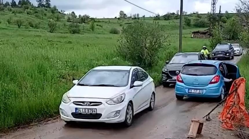 Bolu'da tatilciler k&ouml;y yollarında yoğunluğa sebep oldu