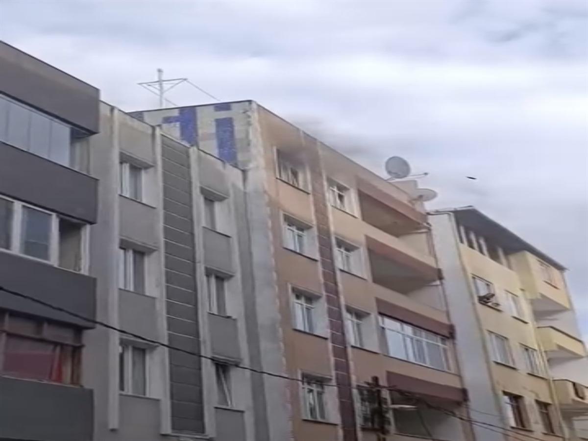 Şişli’de yangın ihbarına gittiler uyuşturucu serası buldular; değeri yarım milyon lira 2