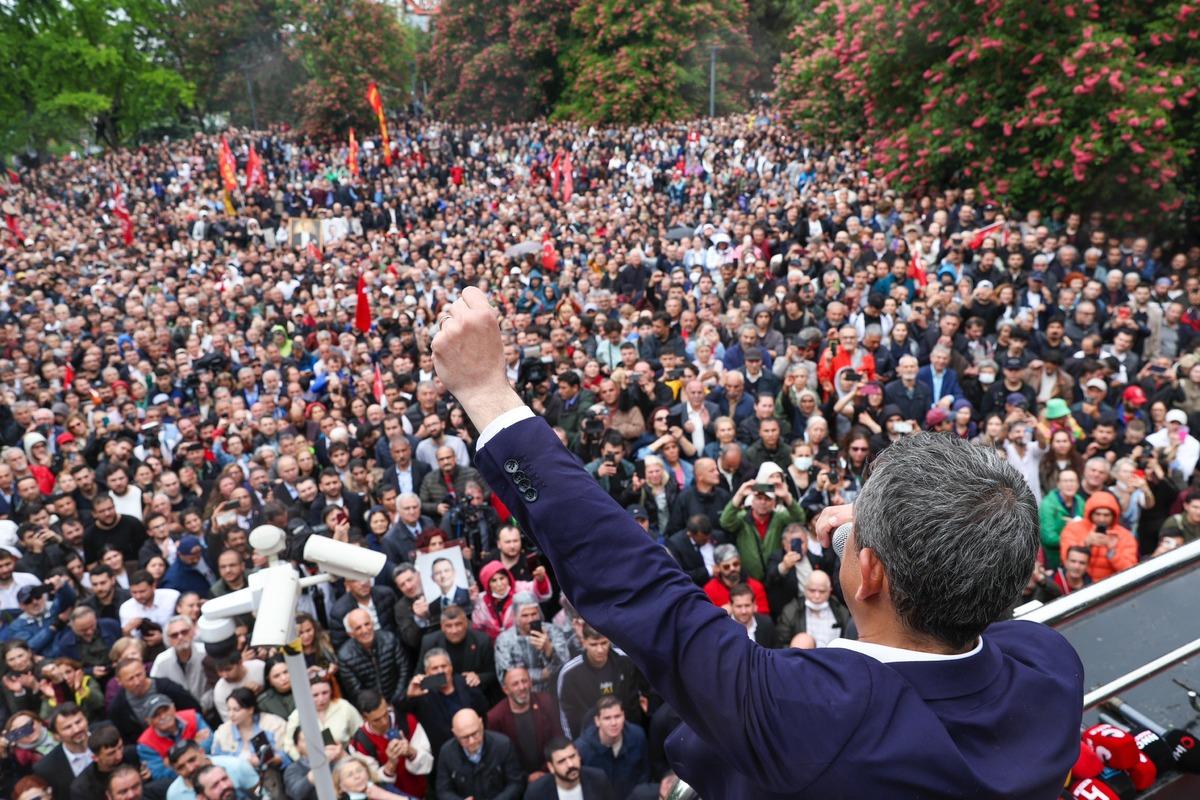 Son dakika! &Ouml;zg&uuml;r &Ouml;zel, Meclis &ouml;n&uuml;nden seslendi: Dişimi sıktım, sustum ama yeter! 2