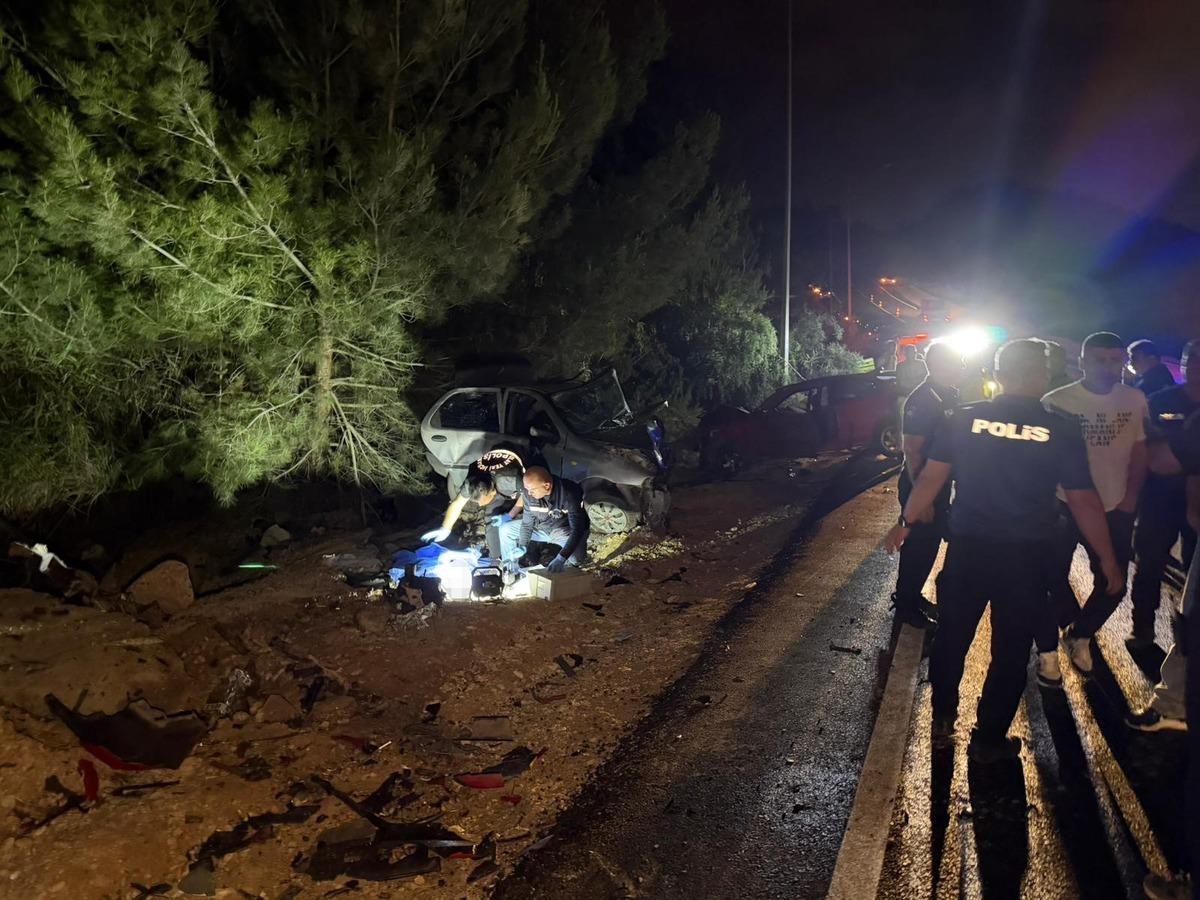 Adana da feci kaza: Karı koca &ouml;ld&uuml;, k&uuml;&ccedil;&uuml;k &ccedil;ocukları yaralandı 1