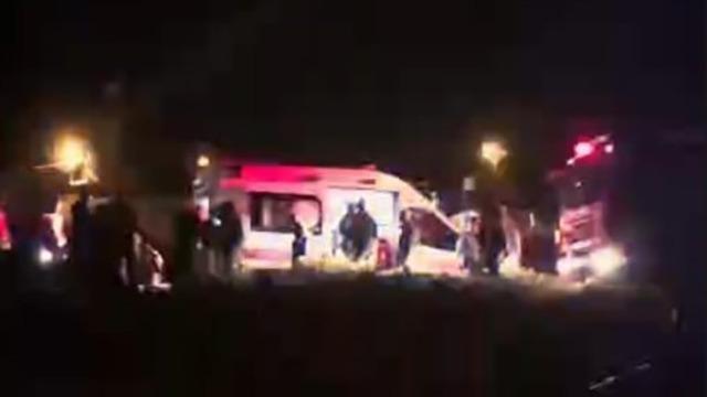 Batman’da otomobil şarampole yuvarlandı: 3’ü ağır 4 yaralı