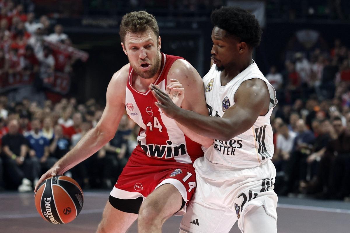 Avrupa nın yeni kralı Olympiakos! Real Madrid i yıkıp 13 yıllık hasreti bitirdi 1
