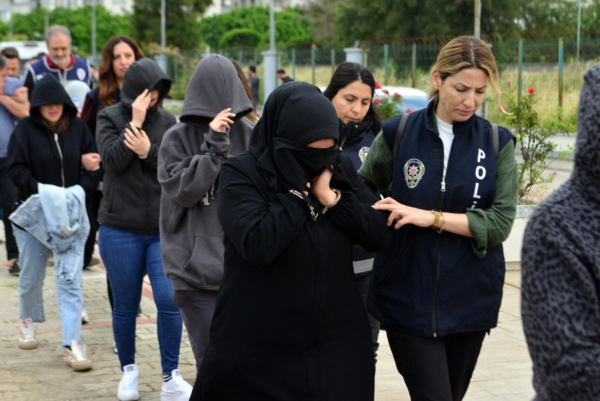 Rasim Ozan Kütahyalı da tutuklanmıştı! 5 TL ye valiz dolusu para 6