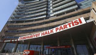Ankara'da tarihi g&ouml;r&uuml;nt&uuml;! CHP Genel Merkezi girişine asıldı