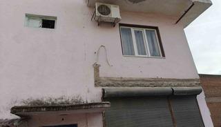 Balkonu &ccedil;&ouml;ken bina m&uuml;h&uuml;rlendi