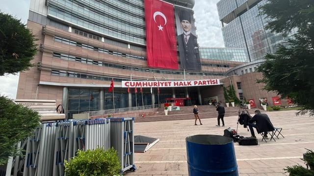Olaylı günün ardından CHP Genel Merkezi'nde dikkat çeken görüntü