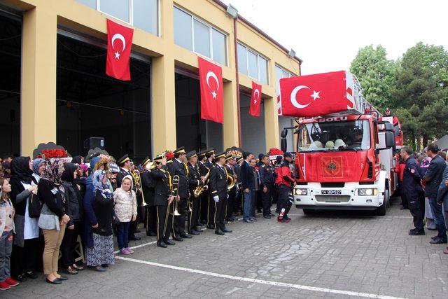 Şehit itfaiyeciler, gözyaşlarıyla uğurlandı