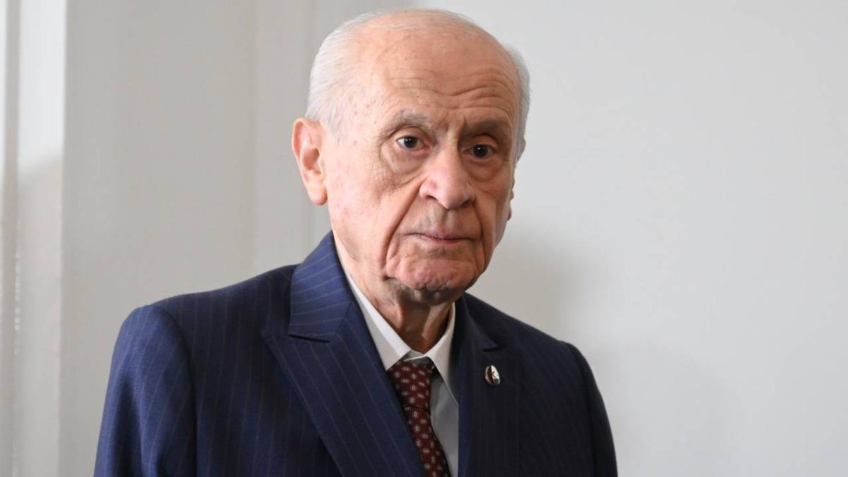 Bahçeli'den, Süper Lig'e çıkan Çorum FK'ya tebrik