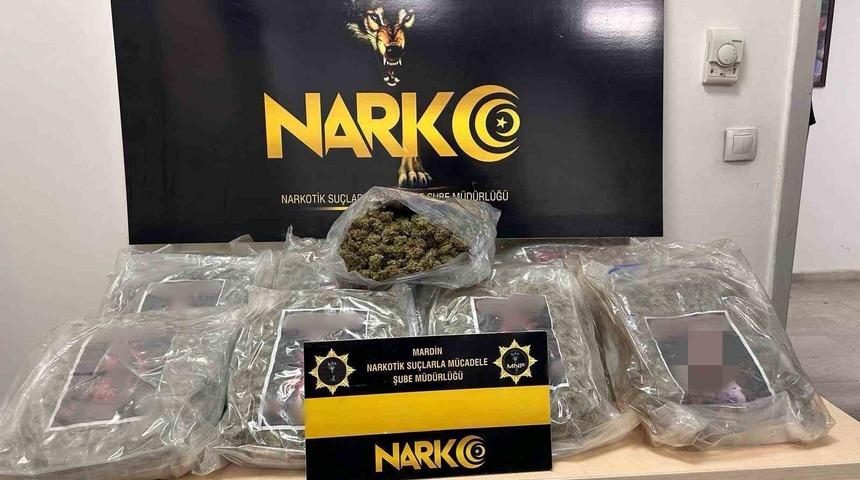 Mardin&rsquo;de 10 kilo 900 gram uyuşturucu ele ge&ccedil;irildi