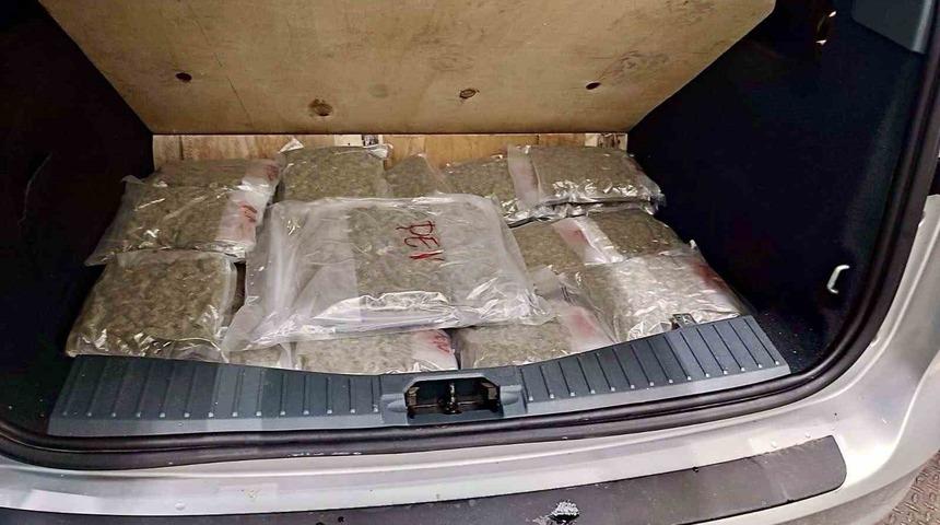 T&uuml;rkiye&rsquo;ye sokulmak istenen 31 kilo esrar sınırda ele ge&ccedil;irildi
