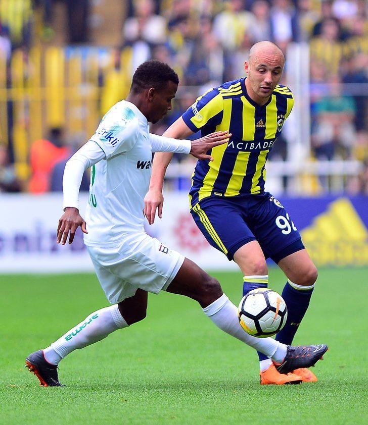 Fenerbahçe taraftarı Aatif Chahechouhe'yu protesto etti G3