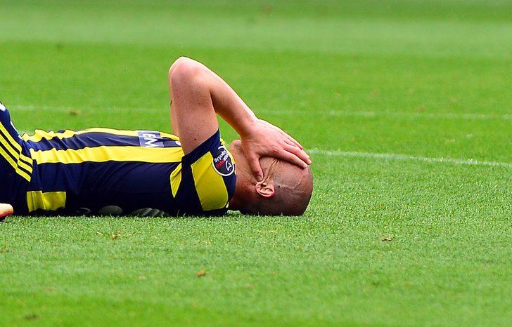 Fenerbahçe taraftarı Aatif Chahechouhe'yu protesto etti G4