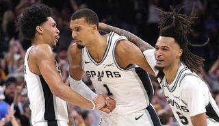 NBA play-off'larında Spurs, Thunder'ı yenerek seriyi 2-2 yaptı