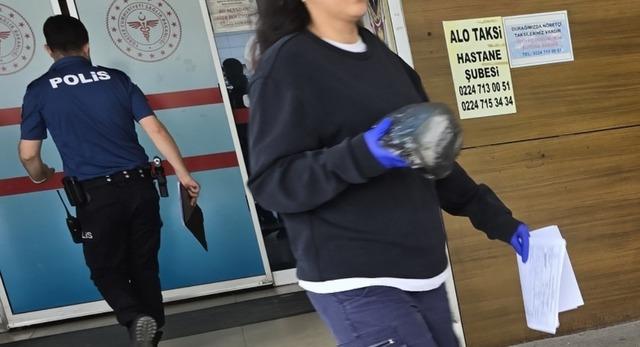 Elini bıçkı makinesine kaptırdı, parmağı koptu 1