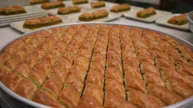 Kurban Bayramı öncesi baklavaya talep arttı, üretim 3-4 katına çıktı 4