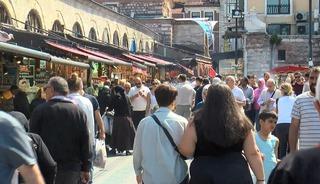 Emin&ouml;n&uuml;'nde bayram yoğunluğu! Akın ettiler