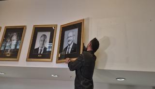 Kılı&ccedil;daoğlu'nun fotoğrafı genel merkeze tekrar asıldı
