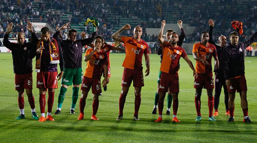 Feghouli, Eren Derdiyok, Sinan Gümüş ve Gomis Akhisarspor galibiyetini değerlendirdi