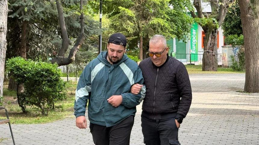 Temizlediği aracında 2 saat uyudu &ouml;l&uuml;mden d&ouml;nd&uuml;! Y&uuml;zde 90 g&ouml;rme kaybı yaşadı