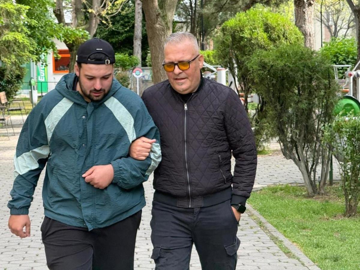 Temizlediği aracında 2 saat uyudu &ouml;l&uuml;mden d&ouml;nd&uuml;! Y&uuml;zde 90 g&ouml;rme kaybı yaşadı 4