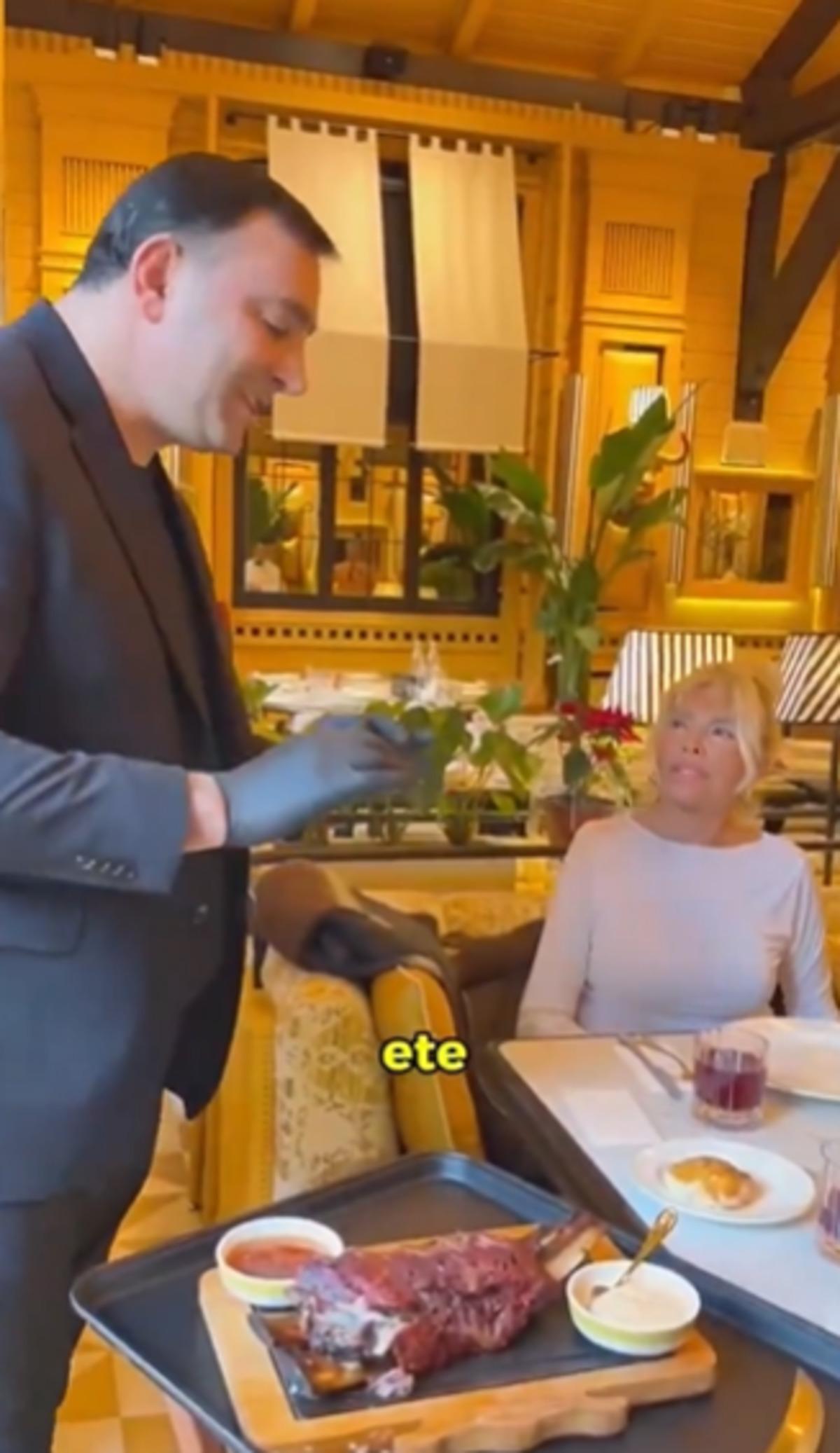 Ajda Pekkan 40 bin TL hesap &ouml;dedi! Bakın ne yedi 1