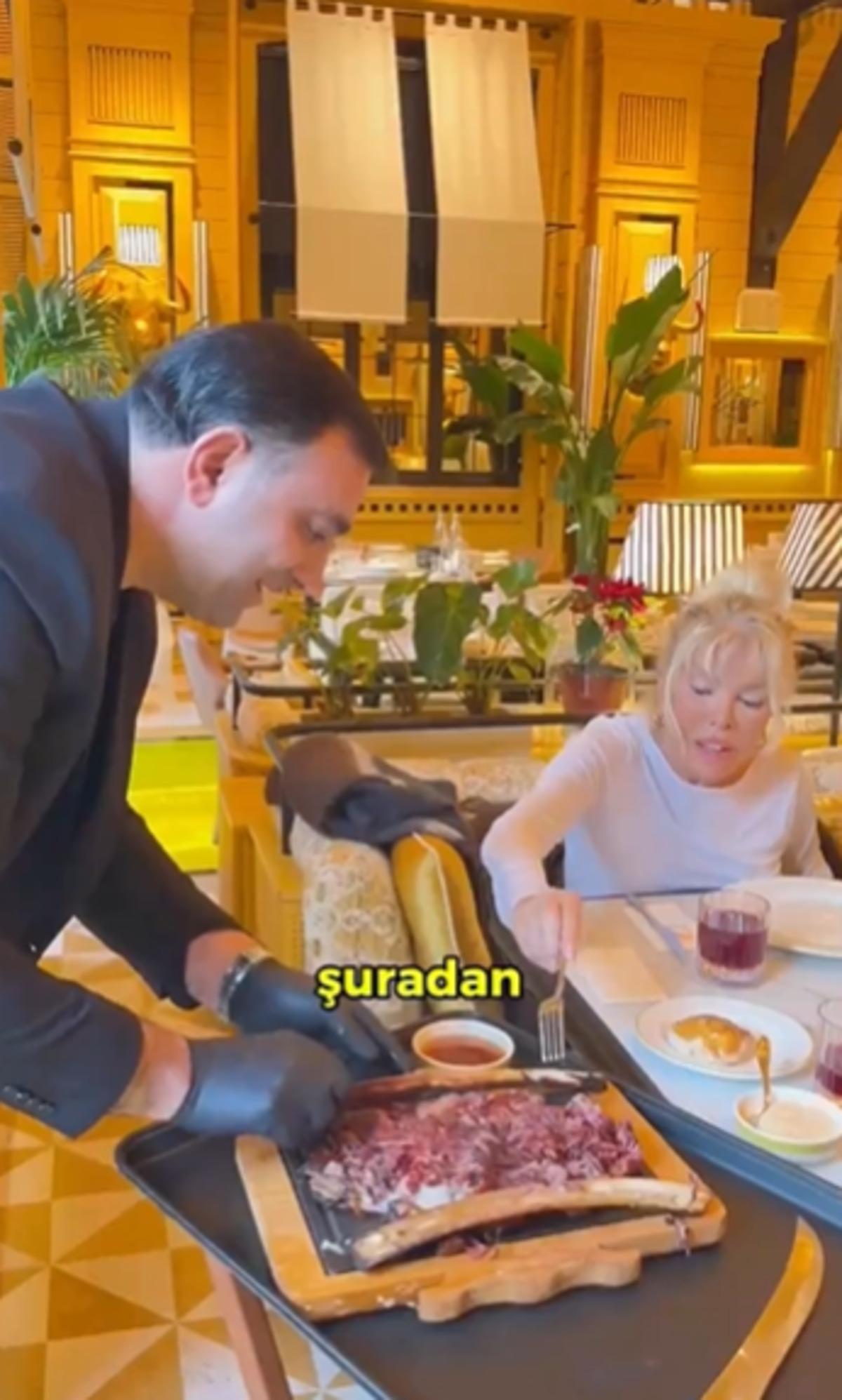 Ajda Pekkan 40 bin TL hesap &ouml;dedi! Bakın ne yedi 2