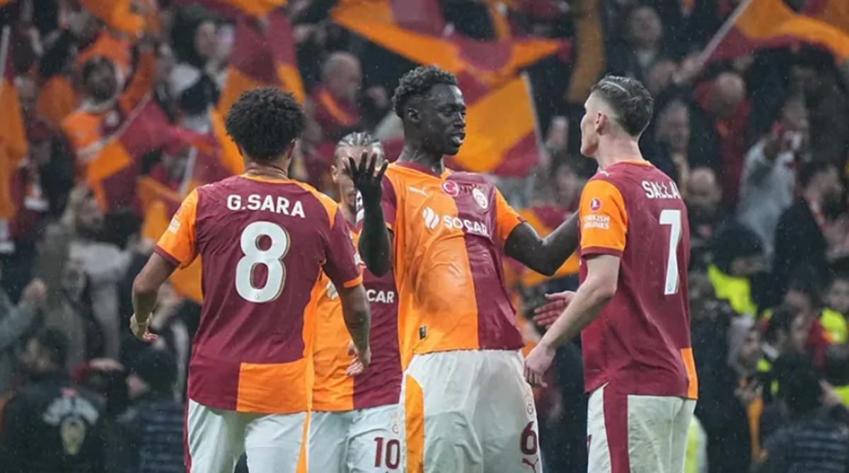 Galatasaray da ayrılık neredeyse kesinleşti! Başkan iki ismin biletini kesti 3