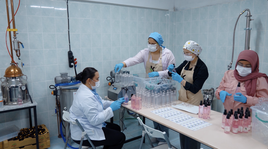 T&uuml;rk Telekom destekledi: Girişimci kadınların &uuml;r&uuml;nleri, dijitalin g&uuml;c&uuml;yle d&uuml;nya vitrinine a&ccedil;ıldı