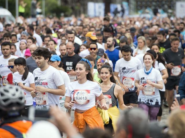 8 bin kişi omurilik fel&ccedil;lileri i&ccedil;in koştu