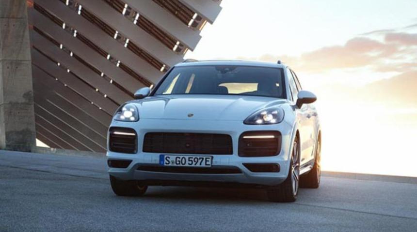 Porsche Cayenne E-Hybrid yollarda!