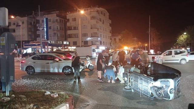 Kırmızı ışık ihlali kazayı beraberinde getirdi