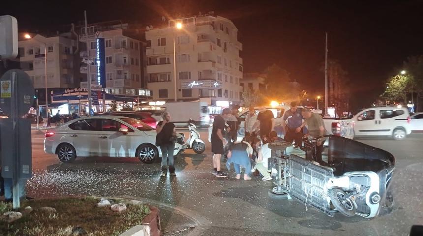 Kırmızı ışık ihlali kazayı beraberinde getirdi